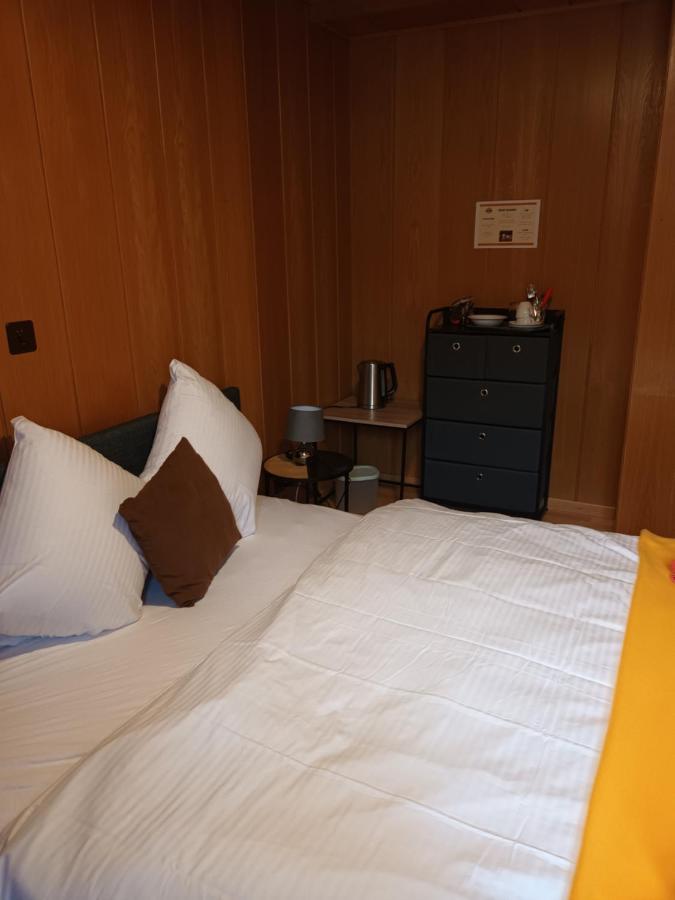 Ferienwohnung Elliotts Bed & Bar Lungern Exterior foto